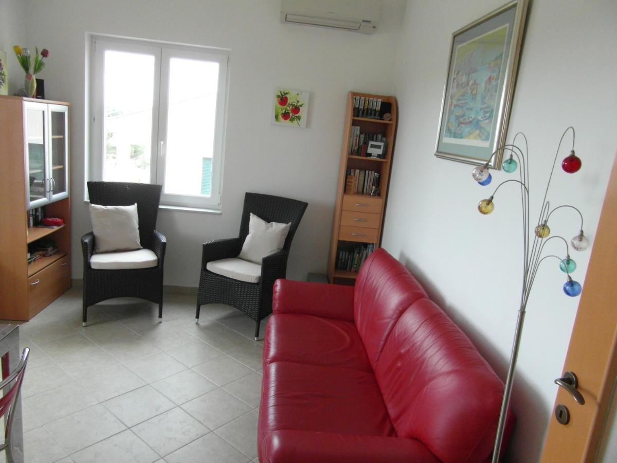 Bentley - Sea-View - 2 Bedroom Apartment Premantura Exterior photo