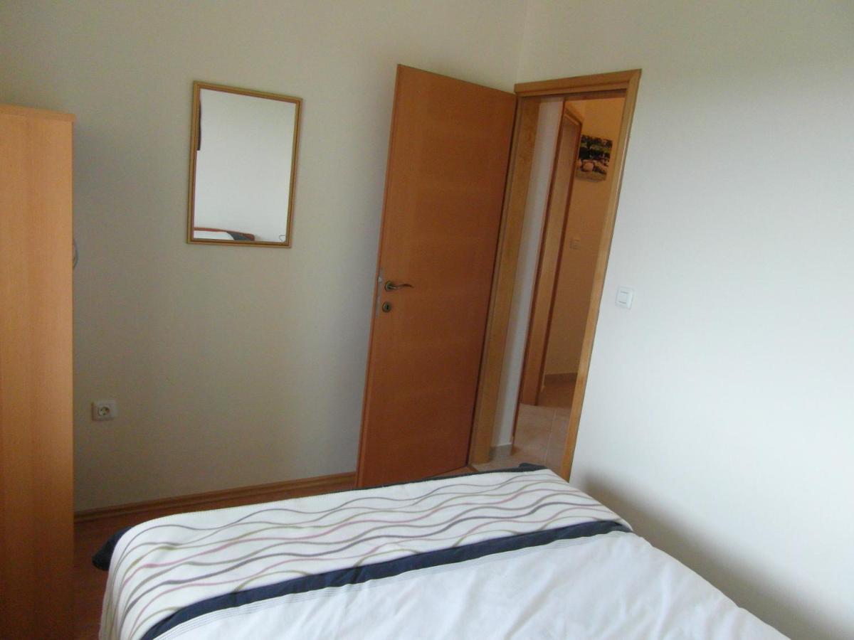 Bentley - Sea-View - 2 Bedroom Apartment Premantura Exterior photo