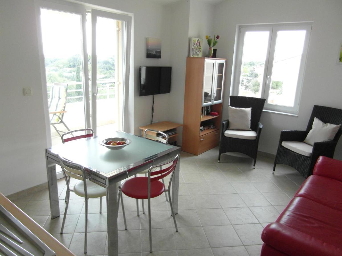 Bentley - Sea-View - 2 Bedroom Apartment Premantura Exterior photo