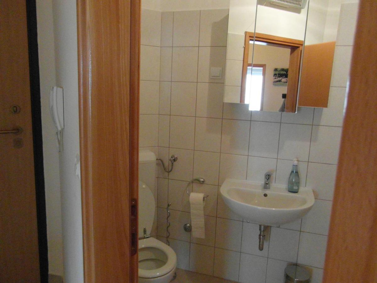 Bentley - Sea-View - 2 Bedroom Apartment Premantura Exterior photo
