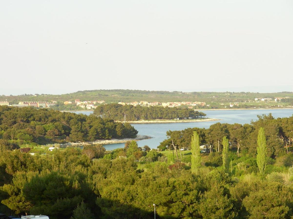 Bentley - Sea-View - 2 Bedroom Apartment Premantura Exterior photo