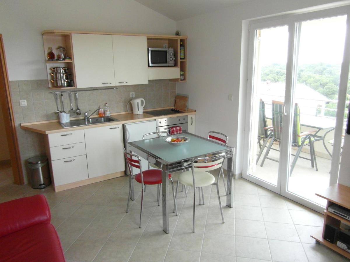Bentley - Sea-View - 2 Bedroom Apartment Premantura Exterior photo