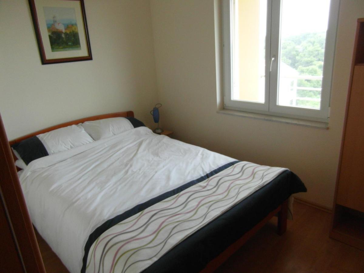 Bentley - Sea-View - 2 Bedroom Apartment Premantura Exterior photo