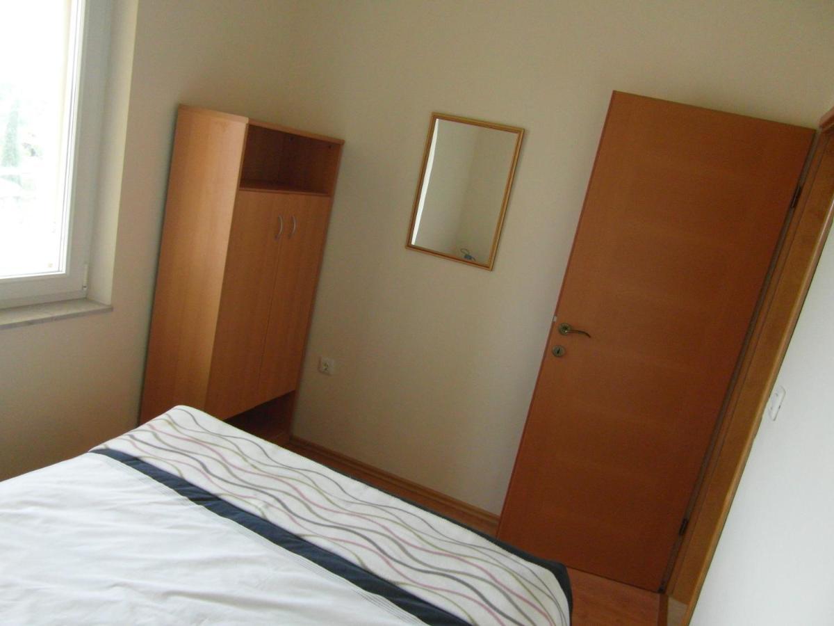 Bentley - Sea-View - 2 Bedroom Apartment Premantura Exterior photo