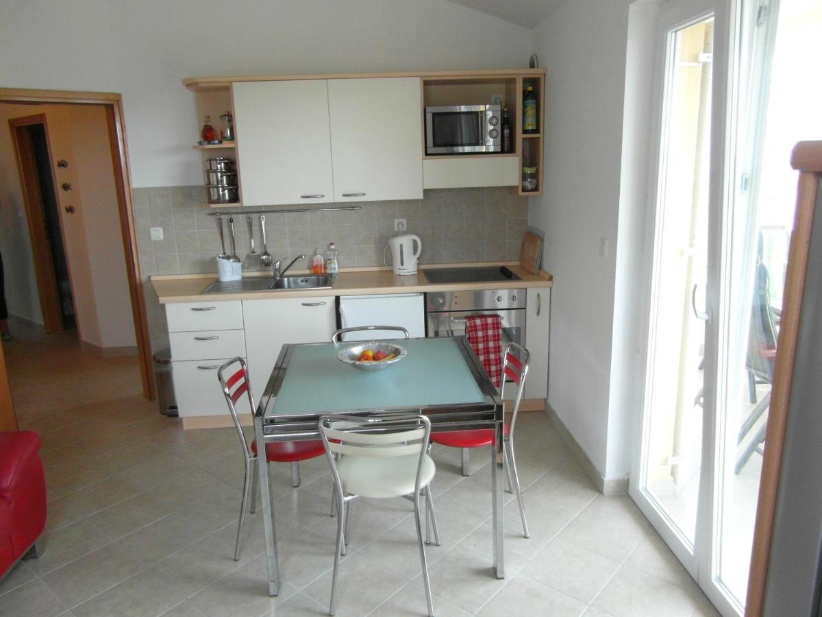 Bentley - Sea-View - 2 Bedroom Apartment Premantura Exterior photo